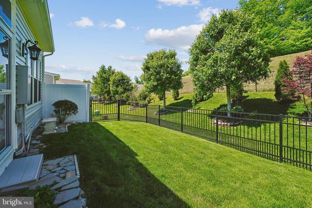 137 LONG POINT DR, Fredericksburg, VA 22406