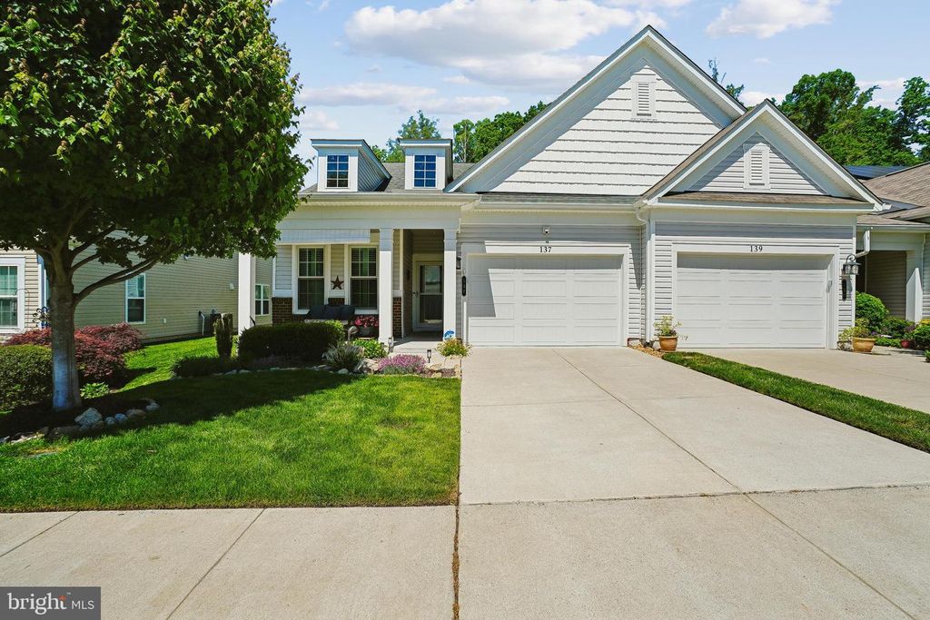137 LONG POINT DR, Fredericksburg, VA 22406