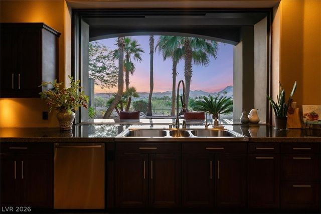 28 Via Siena Place, Henderson, NV 89011
