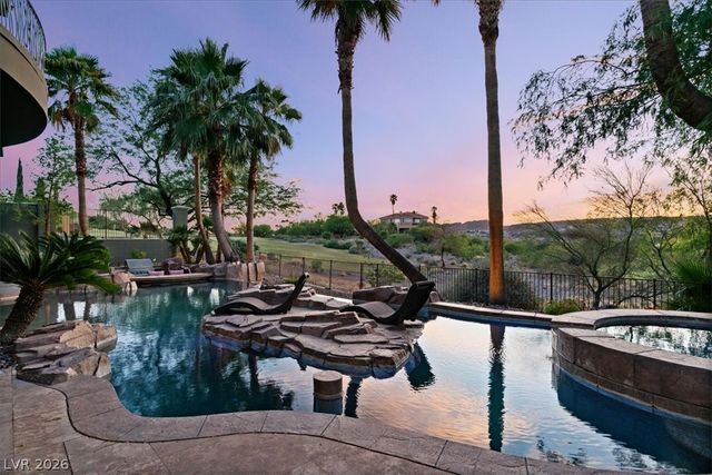 28 Via Siena Place, Henderson, NV 89011