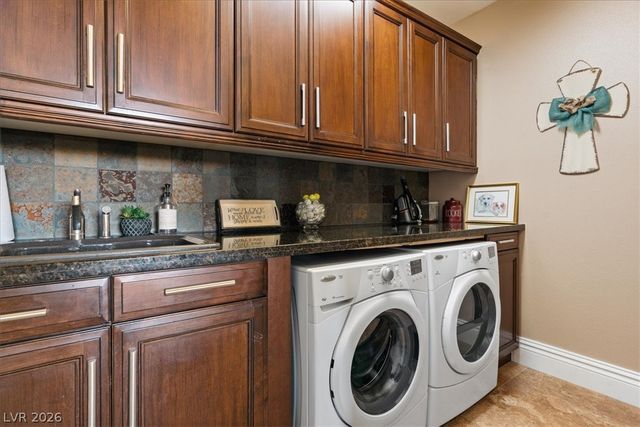 28 Via Siena Place, Henderson, NV 89011