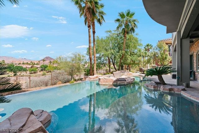 28 Via Siena Place, Henderson, NV 89011
