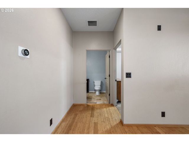 962 T St, Springfield, OR 97477