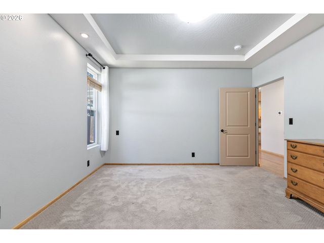 962 T St, Springfield, OR 97477