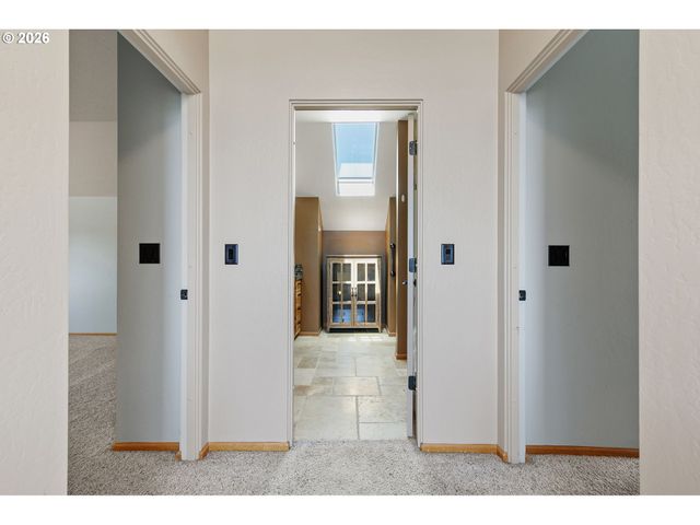 962 T St, Springfield, OR 97477