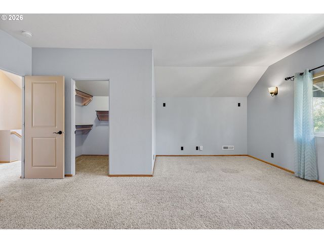 962 T St, Springfield, OR 97477