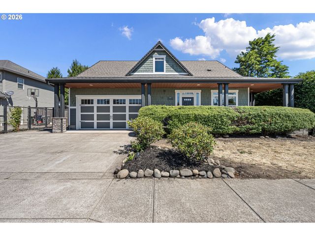 962 T St, Springfield, OR 97477