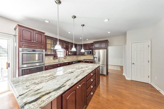 221 Courtland Oaks Drive SW, Marietta, GA 30060