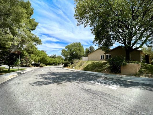 20042 AVENUE OF THE OAKS, Newhall, CA 91321