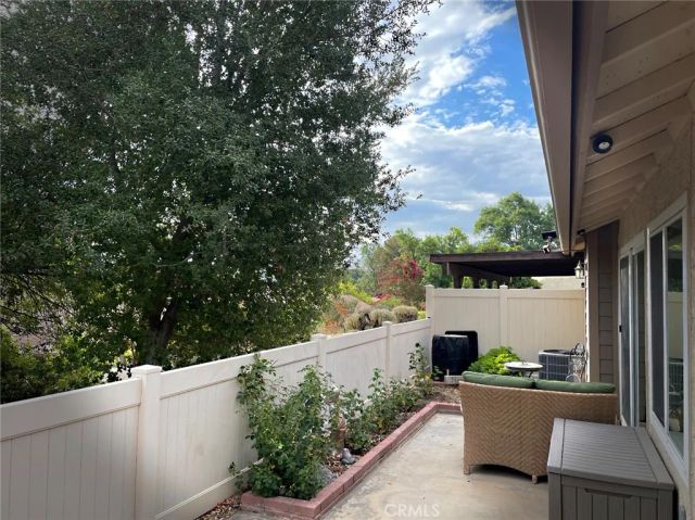 20042 AVENUE OF THE OAKS, Newhall, CA 91321