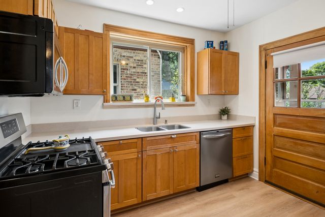 3640 Arthur Avenue, Brookfield, IL 60513