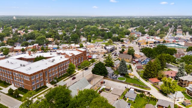 3640 Arthur Avenue, Brookfield, IL 60513