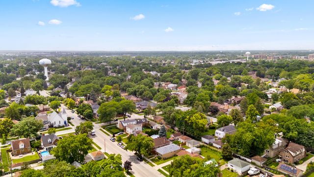 3640 Arthur Avenue, Brookfield, IL 60513