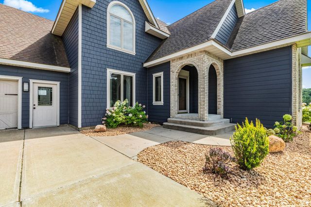 38798 County Road 2, Saint Joseph, MN 56374