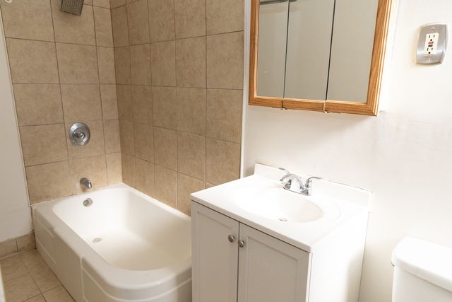 940 E 48th Street 3, Chicago, IL 60615