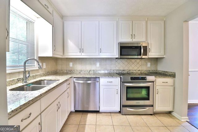 353 Fall View Court, Winder, GA 30680