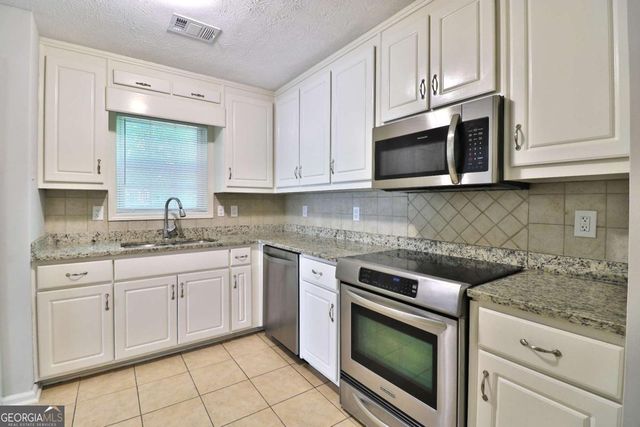 353 Fall View Court, Winder, GA 30680