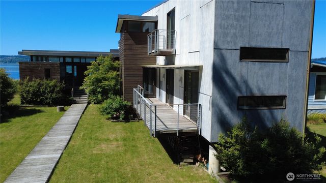 23 N Sand Point Way, Hat Island, WA 98206
