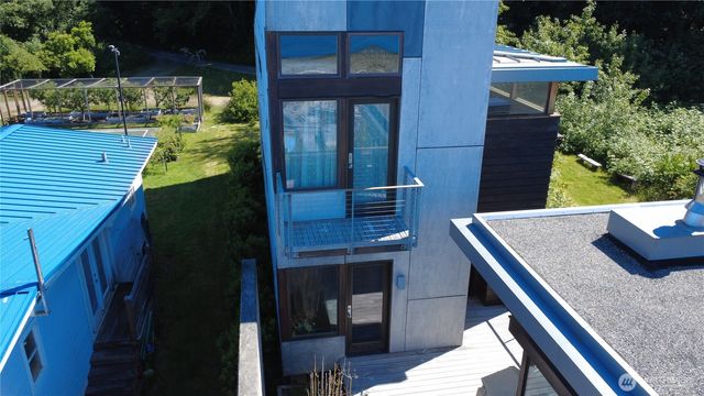 23 N Sand Point Way, Hat Island, WA 98206