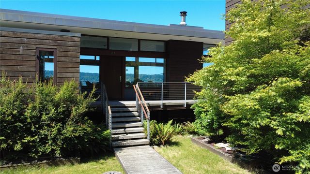 23 N Sand Point Way, Hat Island, WA 98206