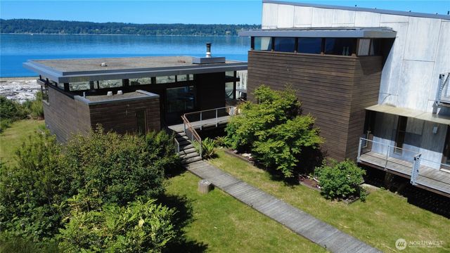 23 N Sand Point Way, Hat Island, WA 98206