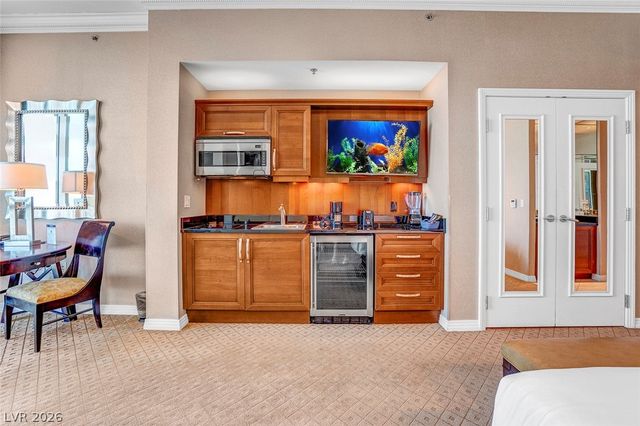 135 East Harmon Avenue 3704, Las Vegas, NV 89109