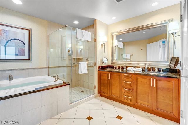 135 East Harmon Avenue 3704, Las Vegas, NV 89109