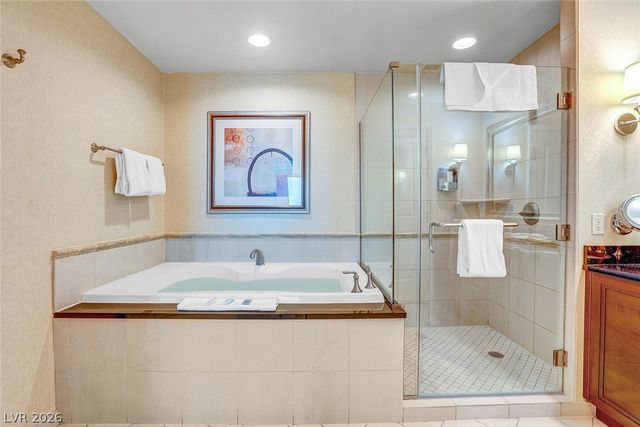 135 East Harmon Avenue 3704, Las Vegas, NV 89109