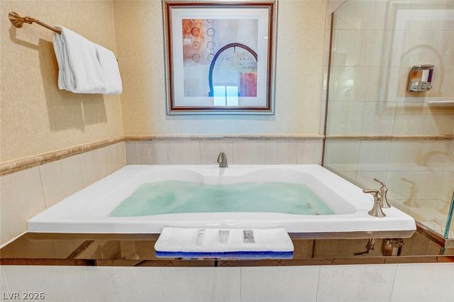 135 East Harmon Avenue 3704, Las Vegas, NV 89109