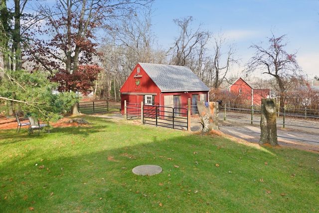 1282 East Rd, Tiverton, RI 02878