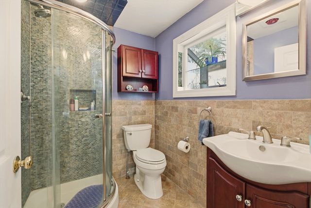 1282 East Rd, Tiverton, RI 02878