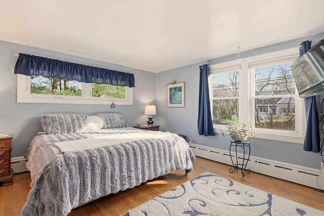 1282 East Rd, Tiverton, RI 02878