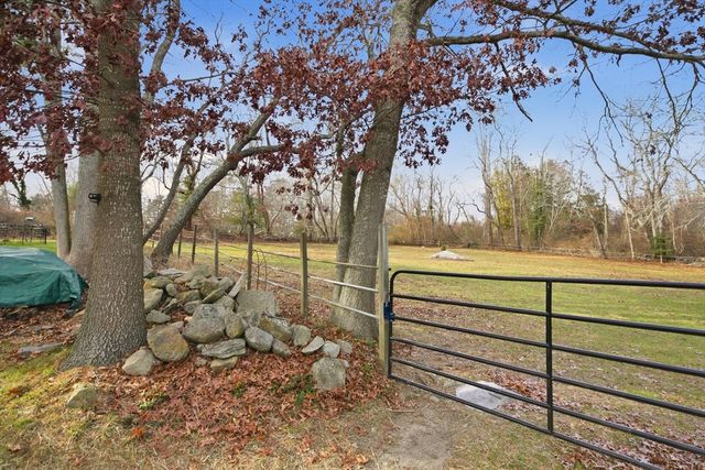 1282 East Rd, Tiverton, RI 02878