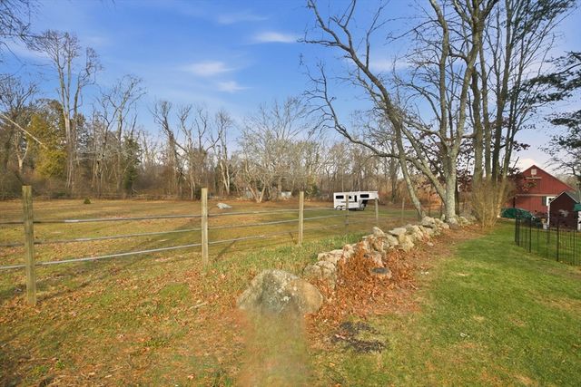 1282 East Rd, Tiverton, RI 02878