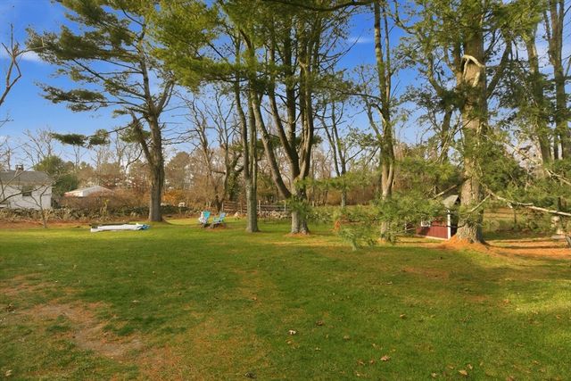 1282 East Rd, Tiverton, RI 02878