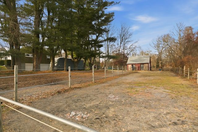 1282 East Rd, Tiverton, RI 02878