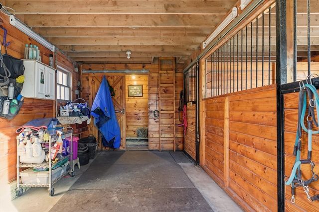 1282 East Rd, Tiverton, RI 02878