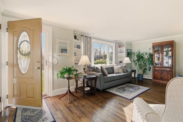 1282 East Rd, Tiverton, RI 02878