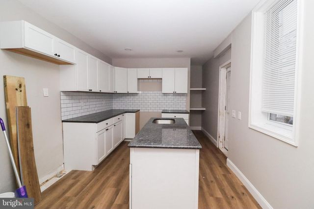 34 W MAPLE ST, York, PA 17401