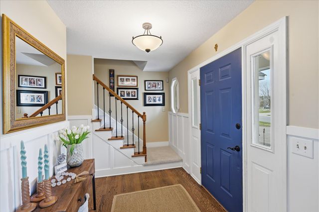 356 69th Street N, Mahtomedi, MN 55115