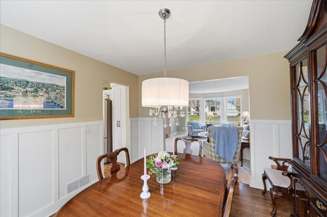 356 69th Street N, Mahtomedi, MN 55115