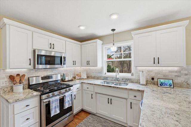 356 69th Street N, Mahtomedi, MN 55115