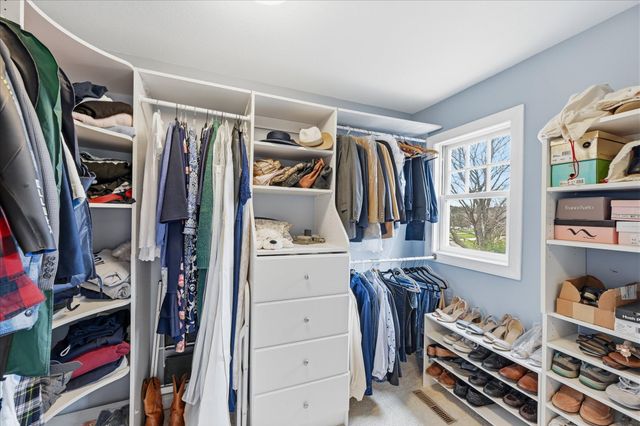 356 69th Street N, Mahtomedi, MN 55115