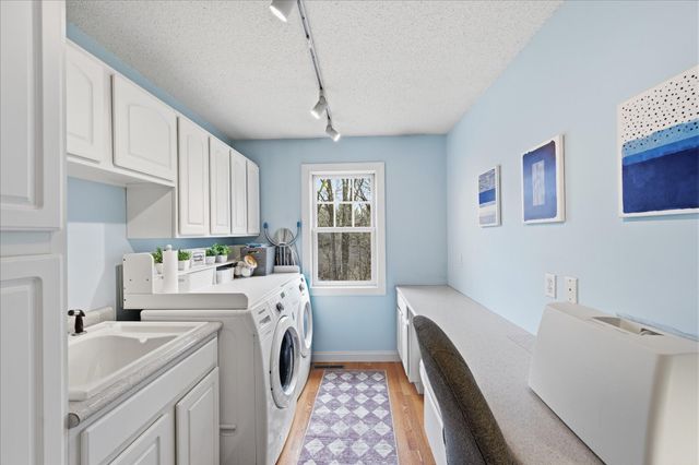 356 69th Street N, Mahtomedi, MN 55115