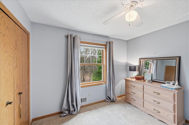 356 69th Street N, Mahtomedi, MN 55115