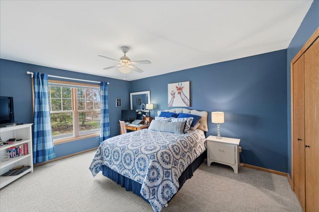 356 69th Street N, Mahtomedi, MN 55115