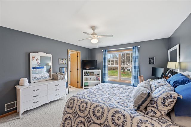 356 69th Street N, Mahtomedi, MN 55115