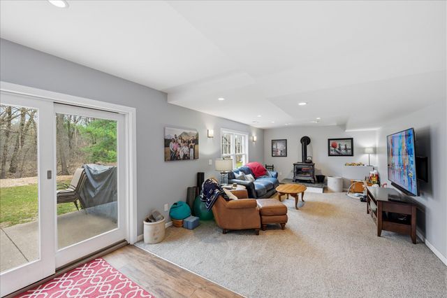 356 69th Street N, Mahtomedi, MN 55115