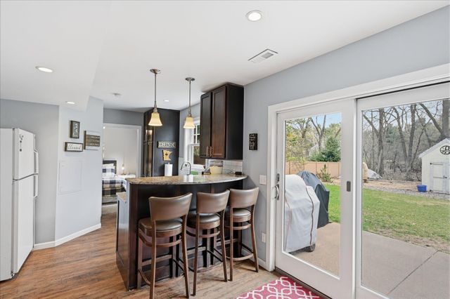 356 69th Street N, Mahtomedi, MN 55115