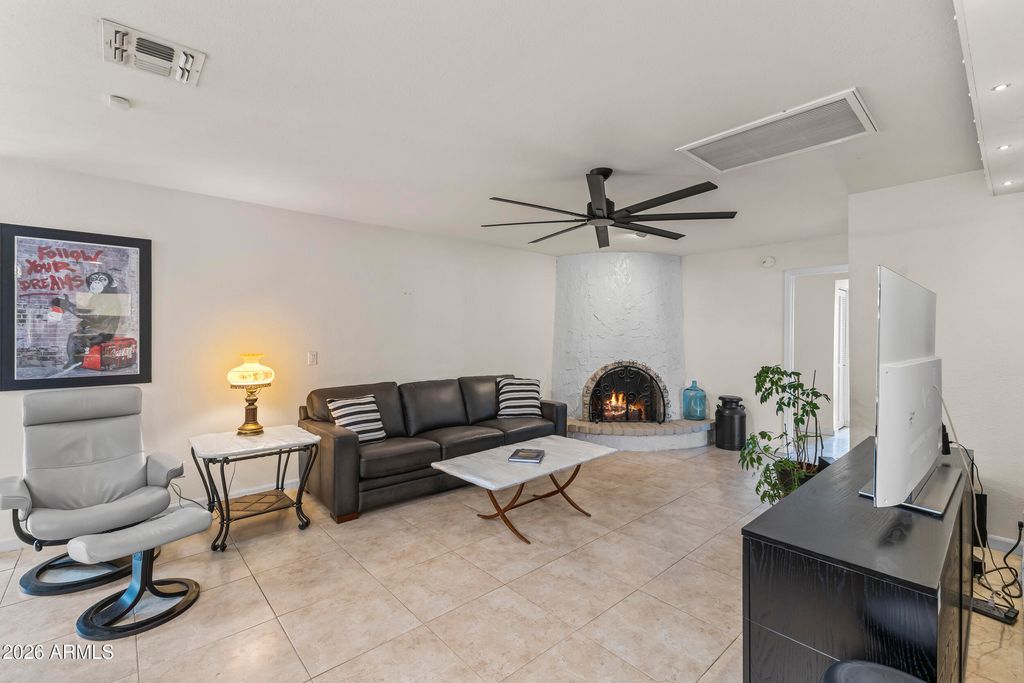 Image 22 of property listing at 1859 W NAVARRO Avenue, Mesa, AZ 85202